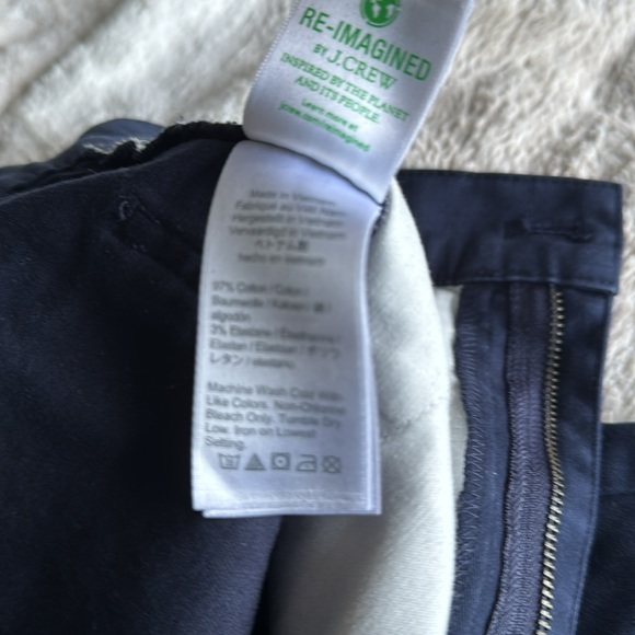 Wide leg, khaki pants in navy - Picture 3 of 4